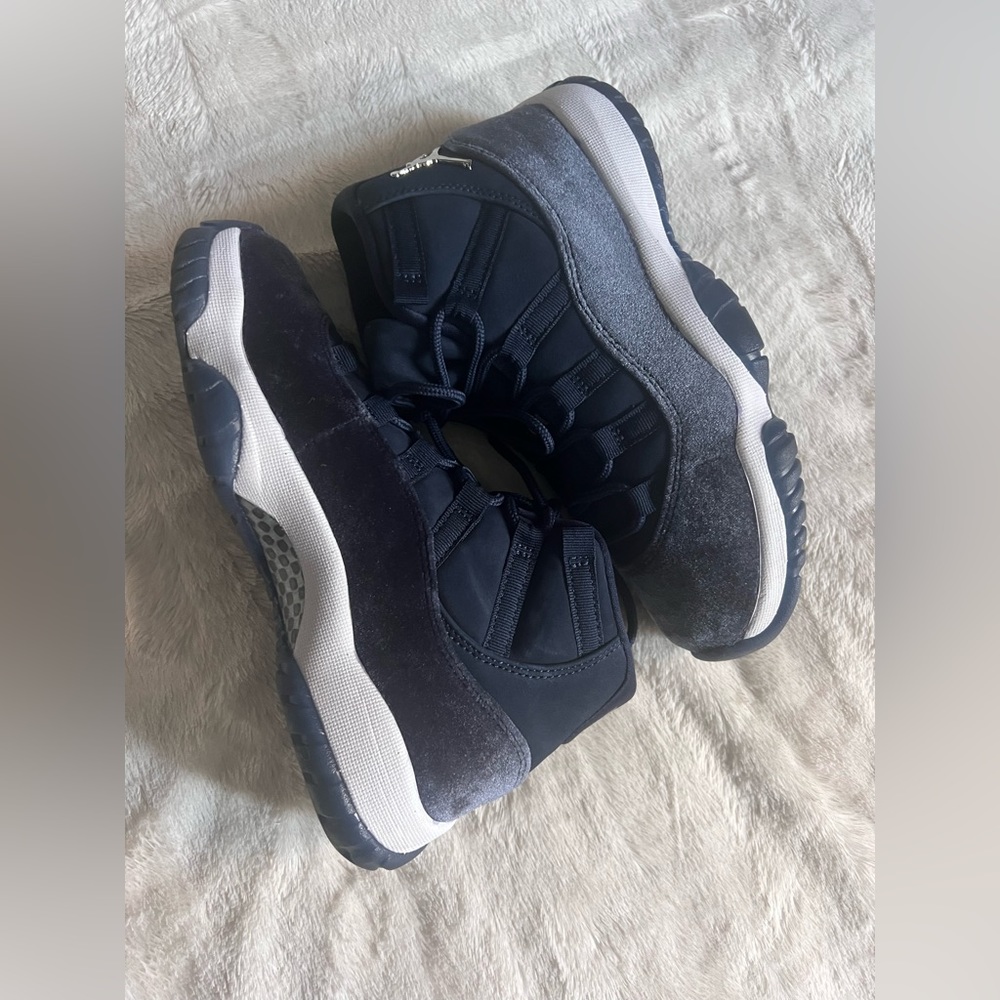 Women’s Air Jordan Retro - Size 7